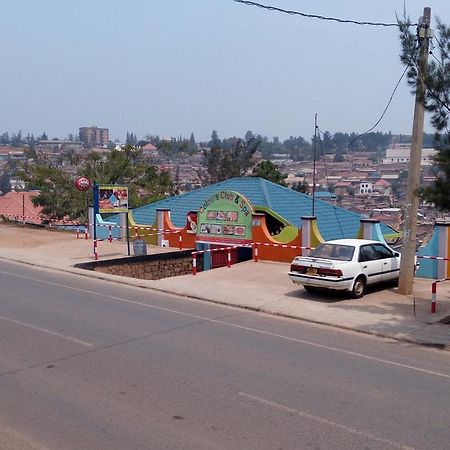 Colours Club And Spa Hotel Kigali Exterior foto